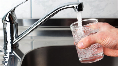 Nghiên cứu gây tranh cãi khơi lại mối liên hệ giữa florua và chỉ số IQ thấp ở trẻ em	